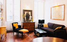 Romantic Apartment Near Le Marais